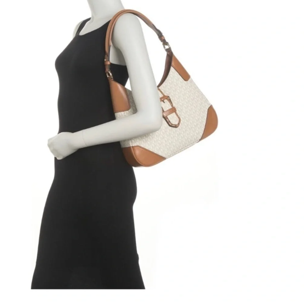 Michael Kors Lillian Vanilla Medium Shoulder Bag